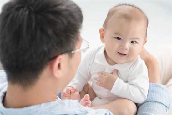 迎接新生命：婴儿出生前必备物品清单，新手父母必備的宝宝用品指南